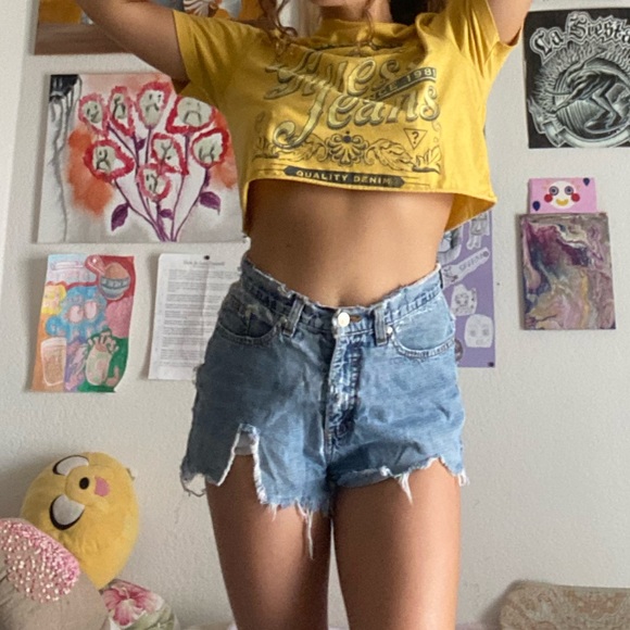 Cropped Tee - Picture 6 of 6